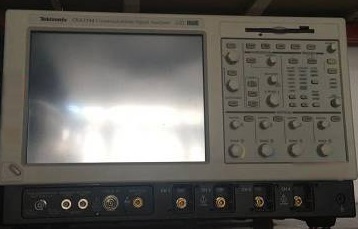 Photo Utilisé TEKTRONIX TDS 7154 À vendre