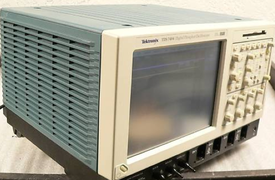 Photo Utilisé TEKTRONIX TDS 7404 À vendre