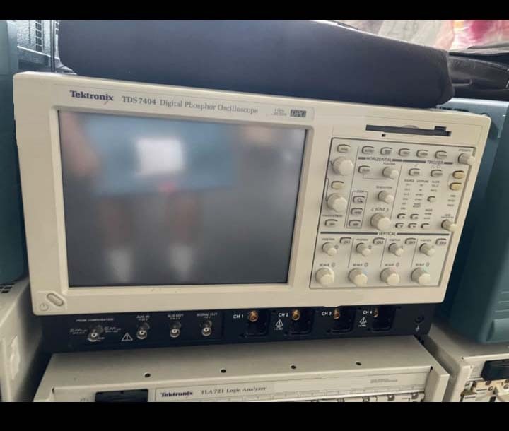 Photo Utilisé TEKTRONIX TDS 7404 À vendre