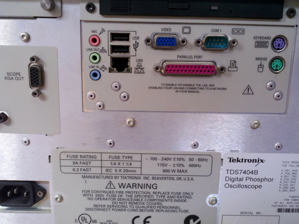 Foto Verwendet TEKTRONIX TDS 7404B Zum Verkauf