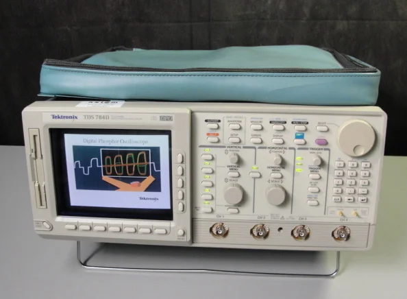 TEKTRONIX TDS 784D 電子檢測設備用於銷售價格#9008513 > 從CAE 購買