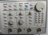 Photo Utilisé TEKTRONIX TDS 784D À vendre