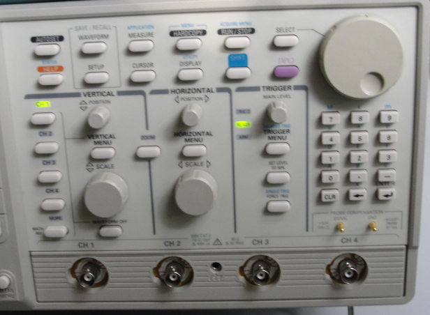 图为 已使用的 TEKTRONIX TDS 784D 待售