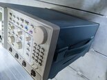 Photo Utilisé TEKTRONIX TDS 784D À vendre