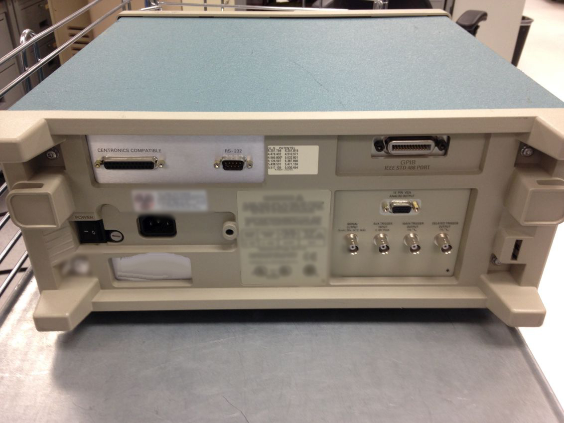 Photo Utilisé TEKTRONIX TDS 754C À vendre