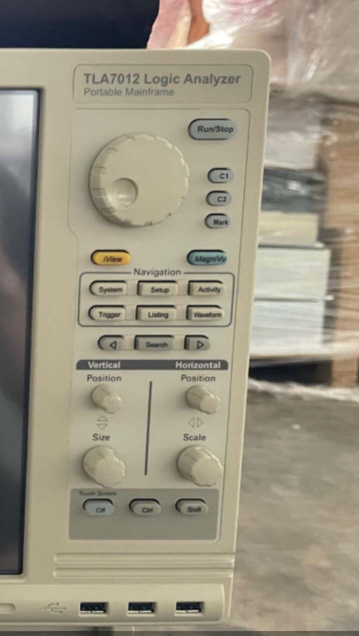 Photo Utilisé TEKTRONIX TLA 7012 À vendre