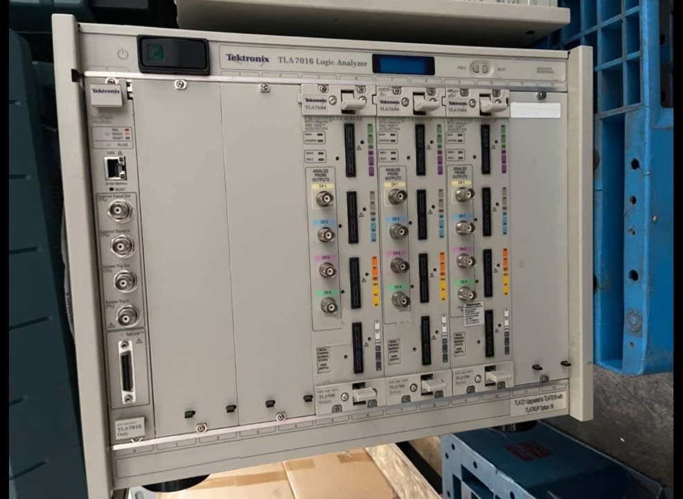 Photo Utilisé TEKTRONIX TLA 7016 À vendre