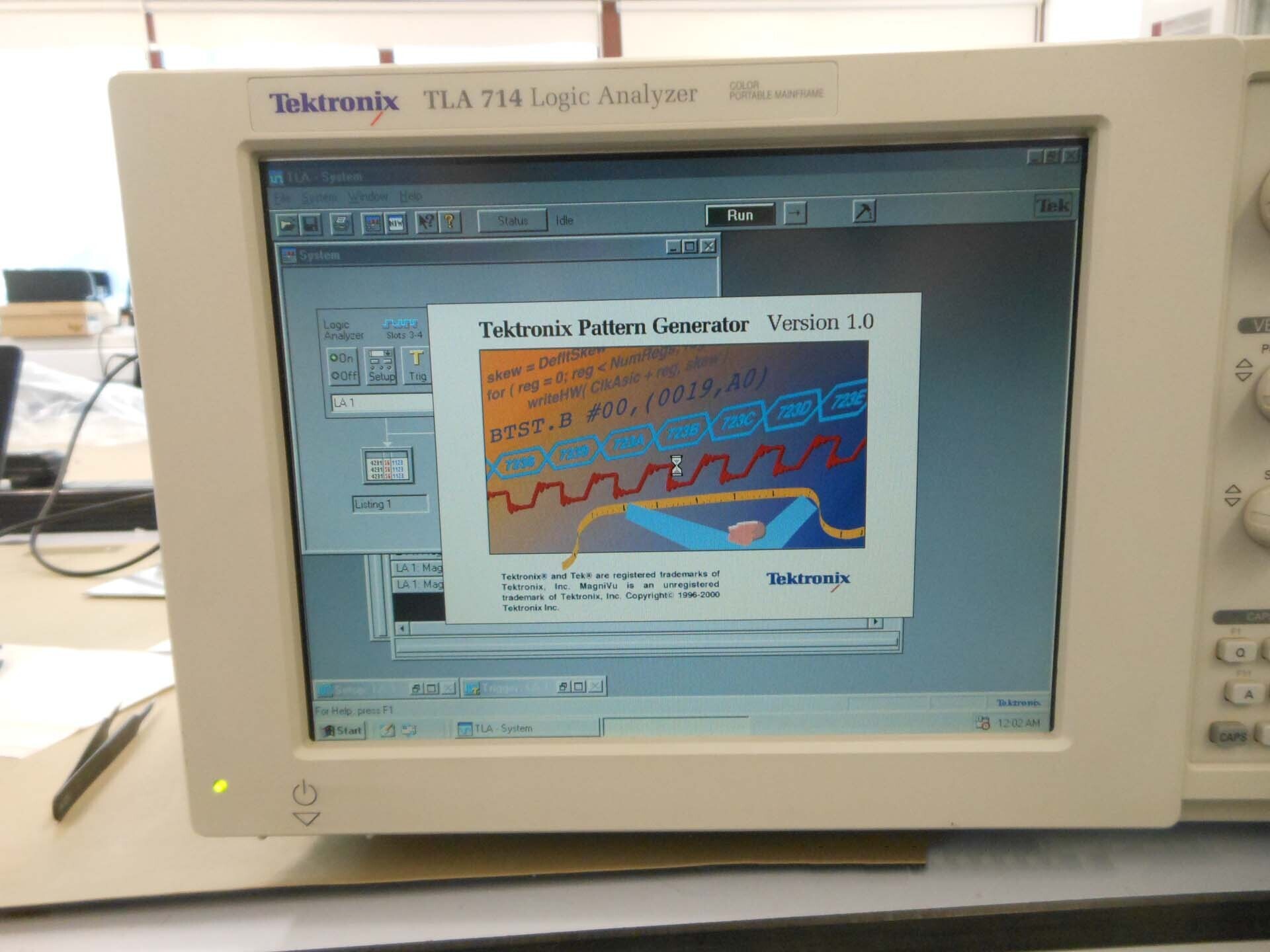 Photo Utilisé TEKTRONIX TLA 714 À vendre