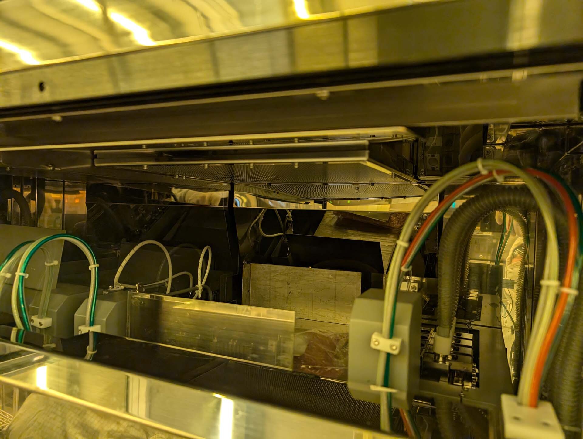 Foto Verwendet TEL / TOKYO ELECTRON Clean Track ACT 8 Zum Verkauf