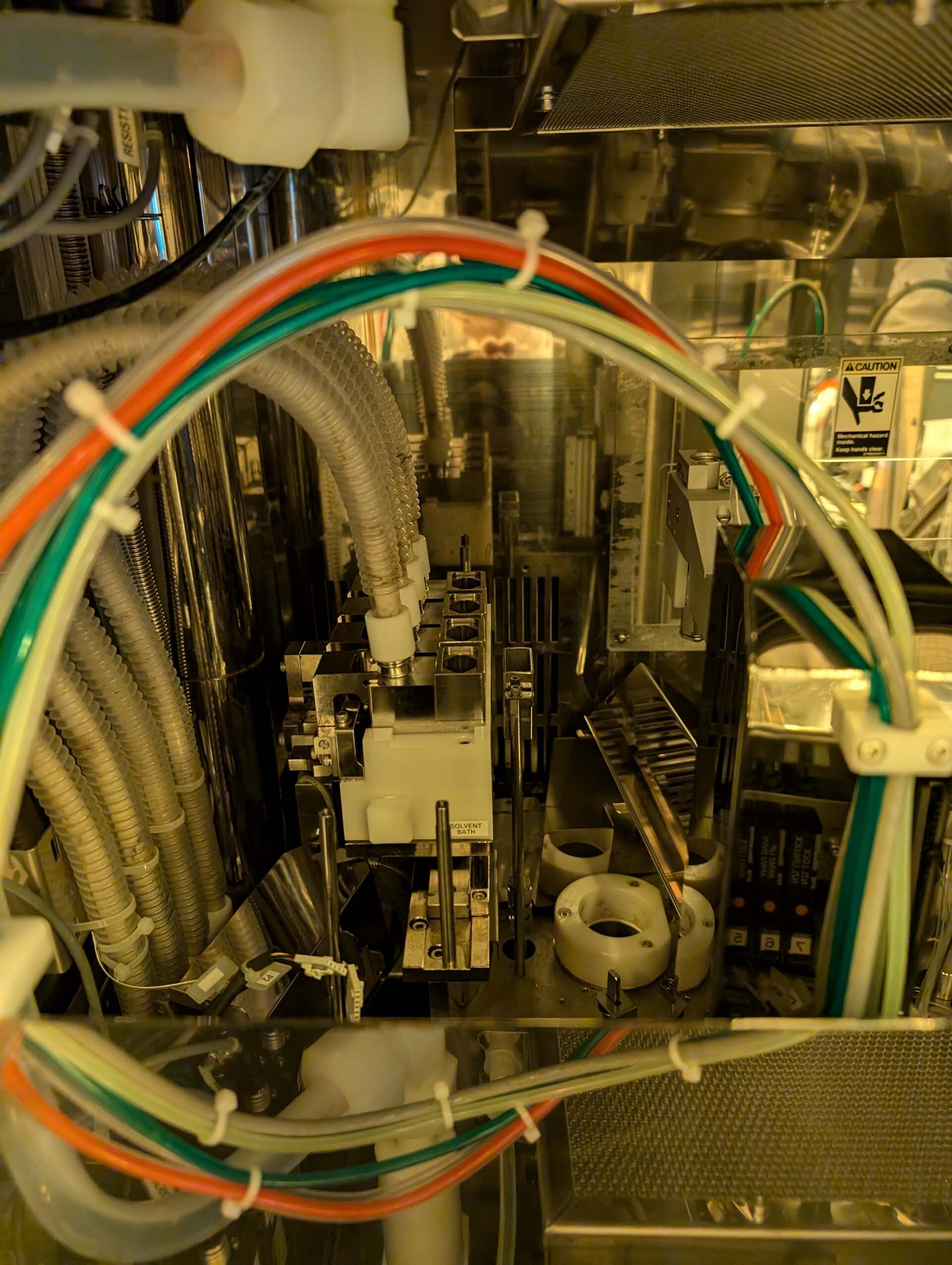 Foto Verwendet TEL / TOKYO ELECTRON Clean Track ACT 8 Zum Verkauf