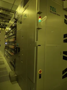 TEL / TOKYO ELECTRON Clean Track Lithius Pro Z-i Photoresist used for ...