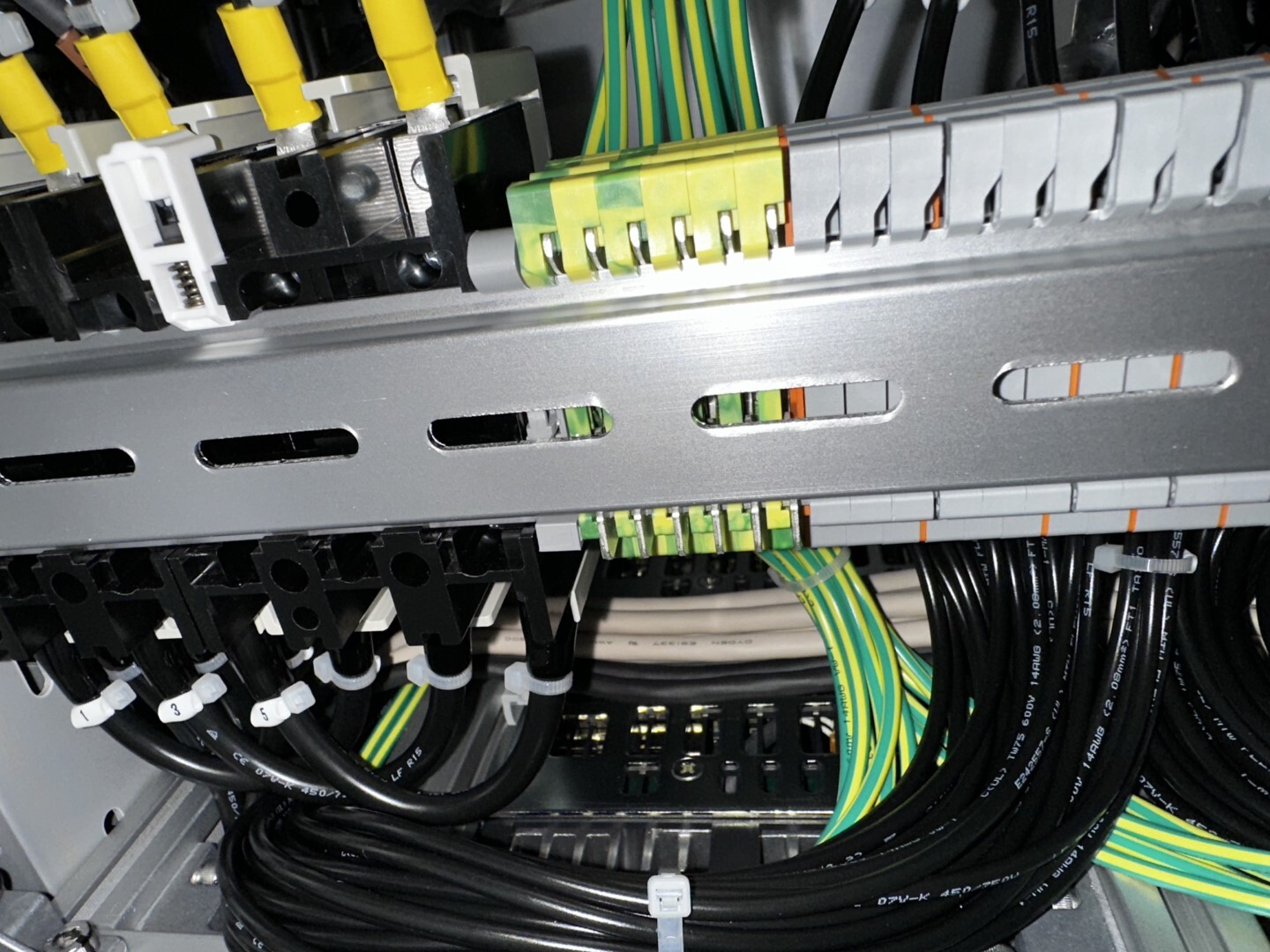 Foto Verwendet TEL / TOKYO ELECTRON Lithius Pro V Zum Verkauf