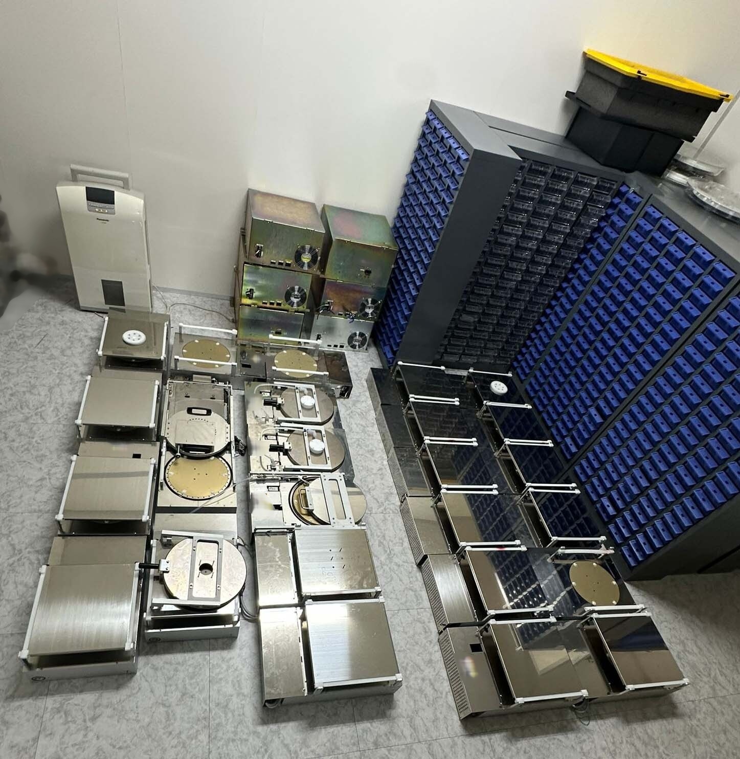 图为 已使用的 TEL / TOKYO ELECTRON Lot of spare parts for ACT 8 待售