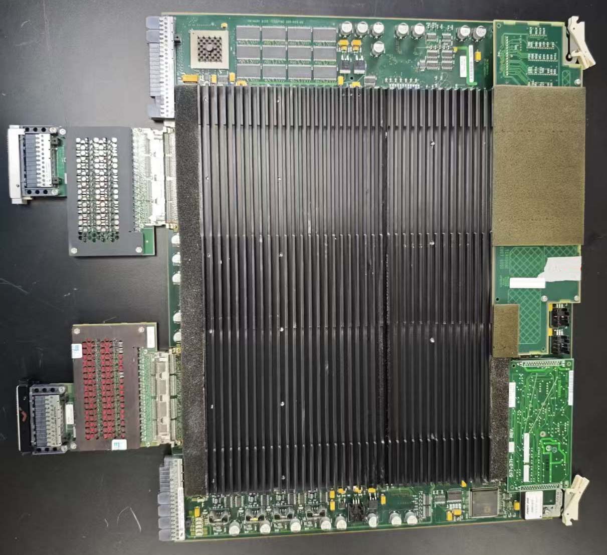 사진 사용됨 TERADYNE Boards for J750 판매용