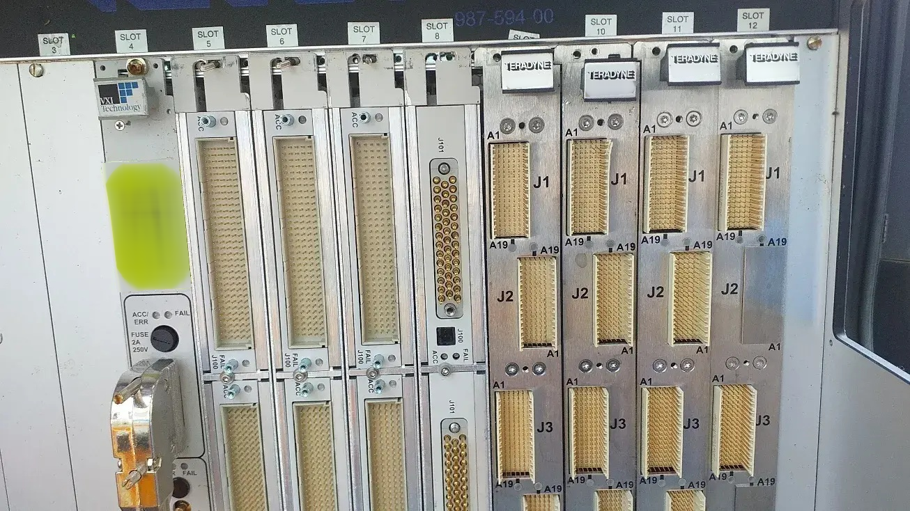 フォト（写真） 使用される TERADYNE Rack 10 販売のために