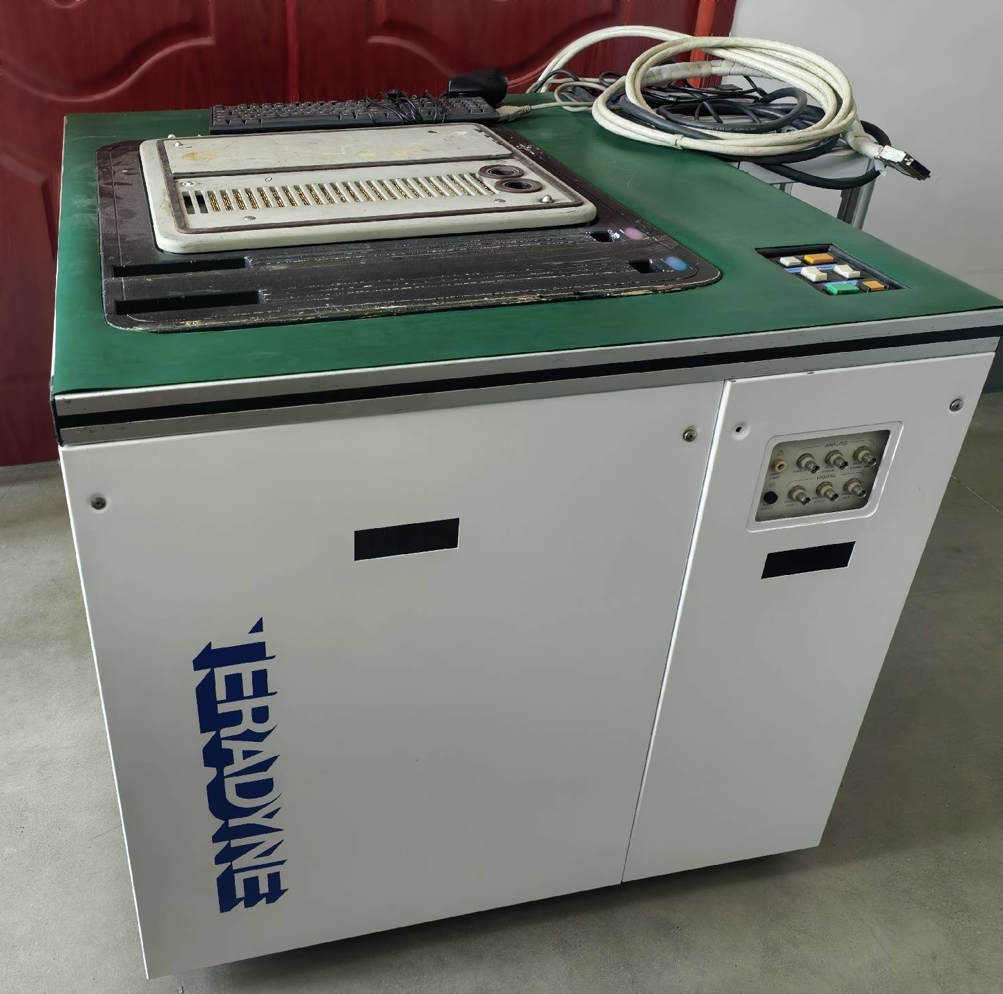 Foto Verwendet TERADYNE Spectrum 8862 Zum Verkauf