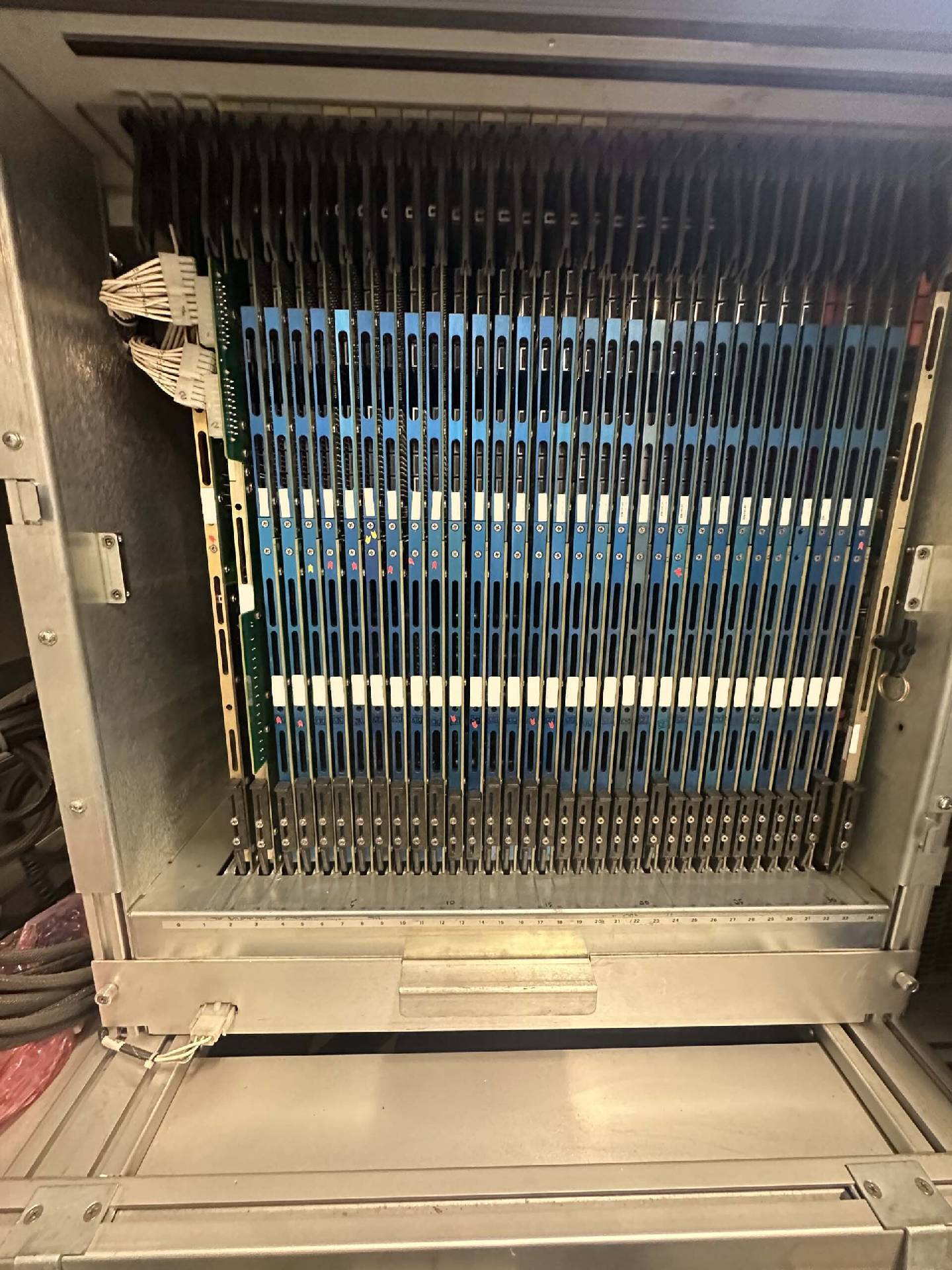 图为 已使用的 TERADYNE TestStation LX 待售