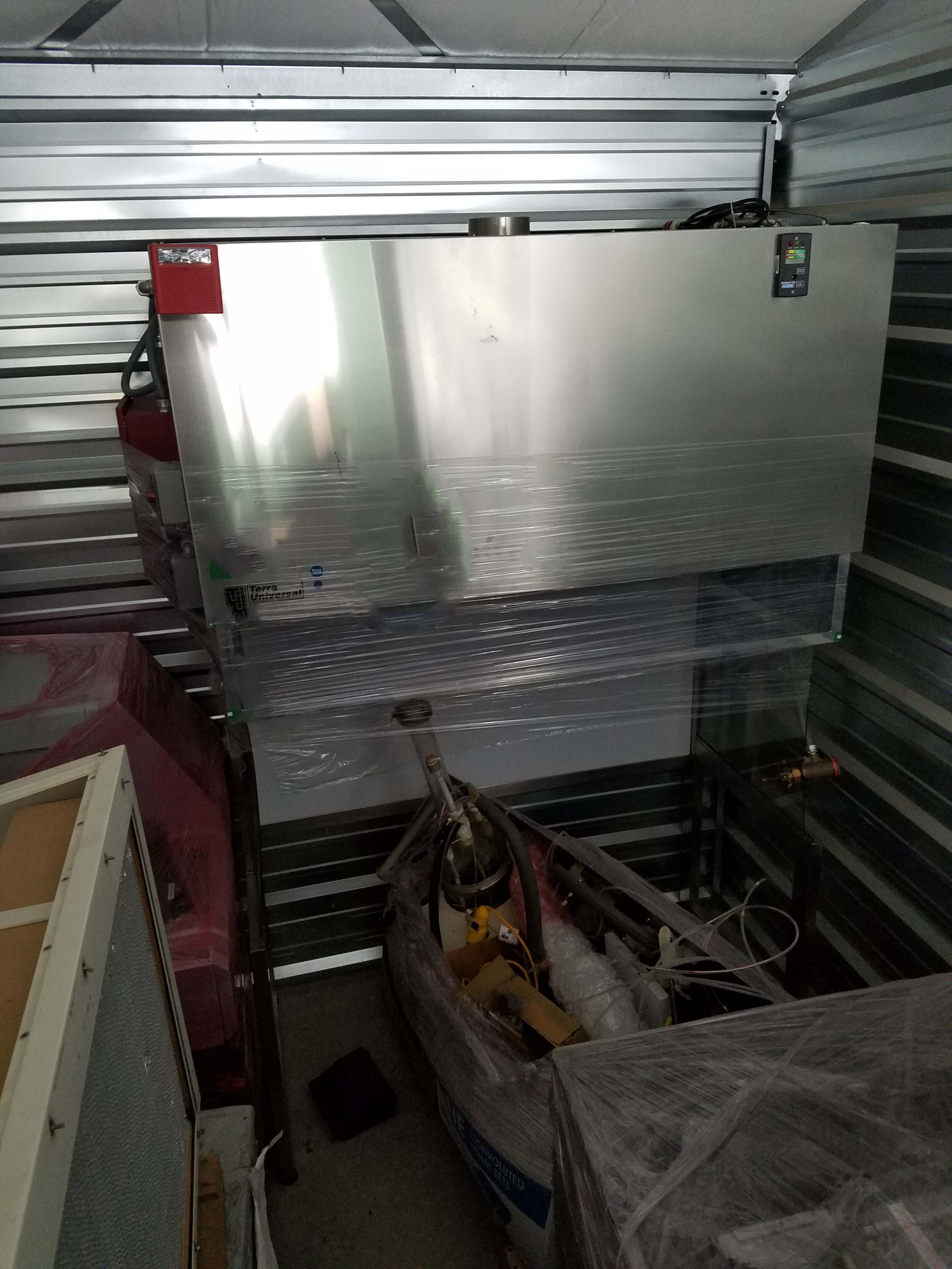 Photo Used TERRA UNIVERSAL Solvent Bench For Sale