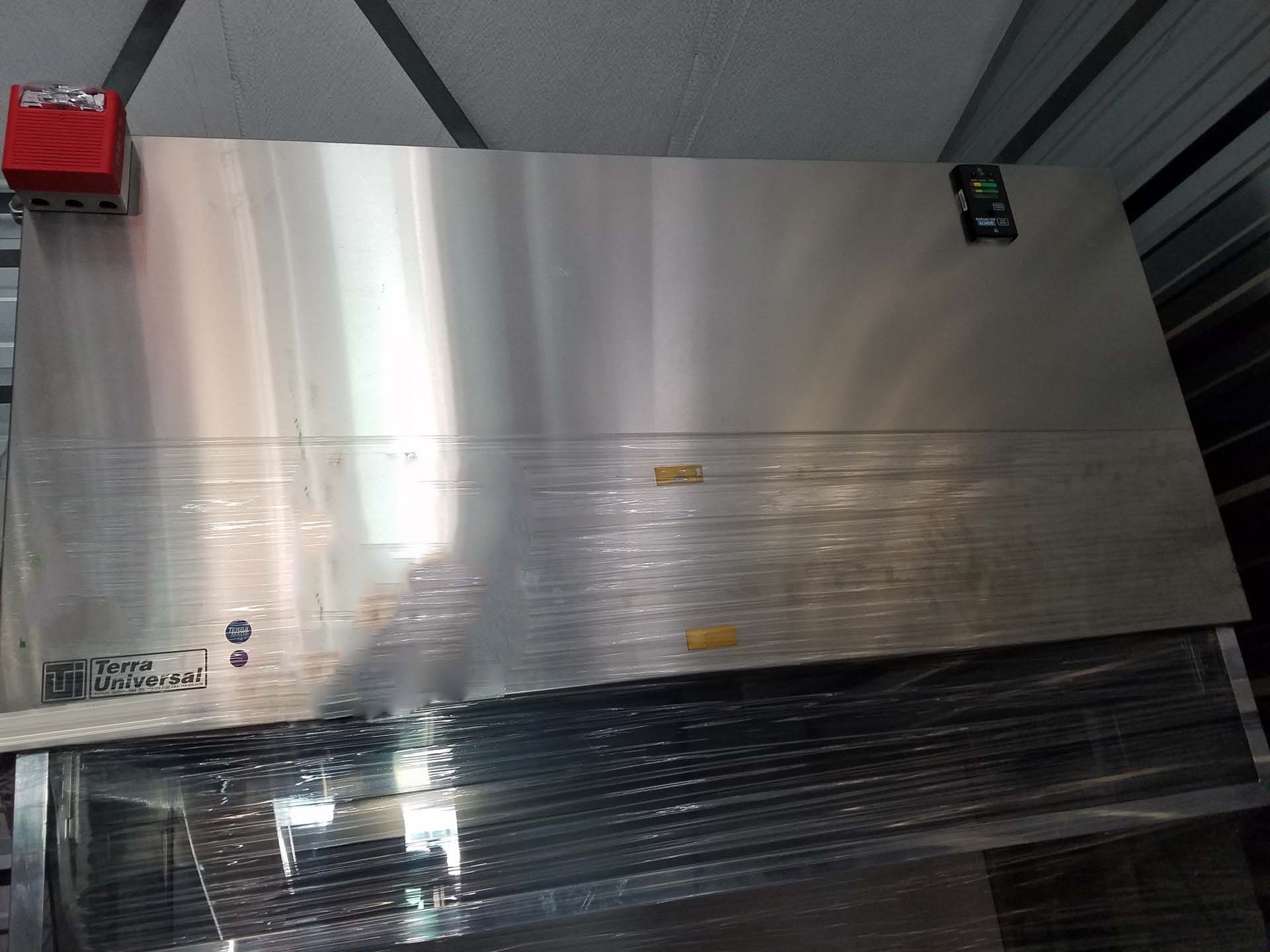 Photo Used TERRA UNIVERSAL Solvent Bench For Sale