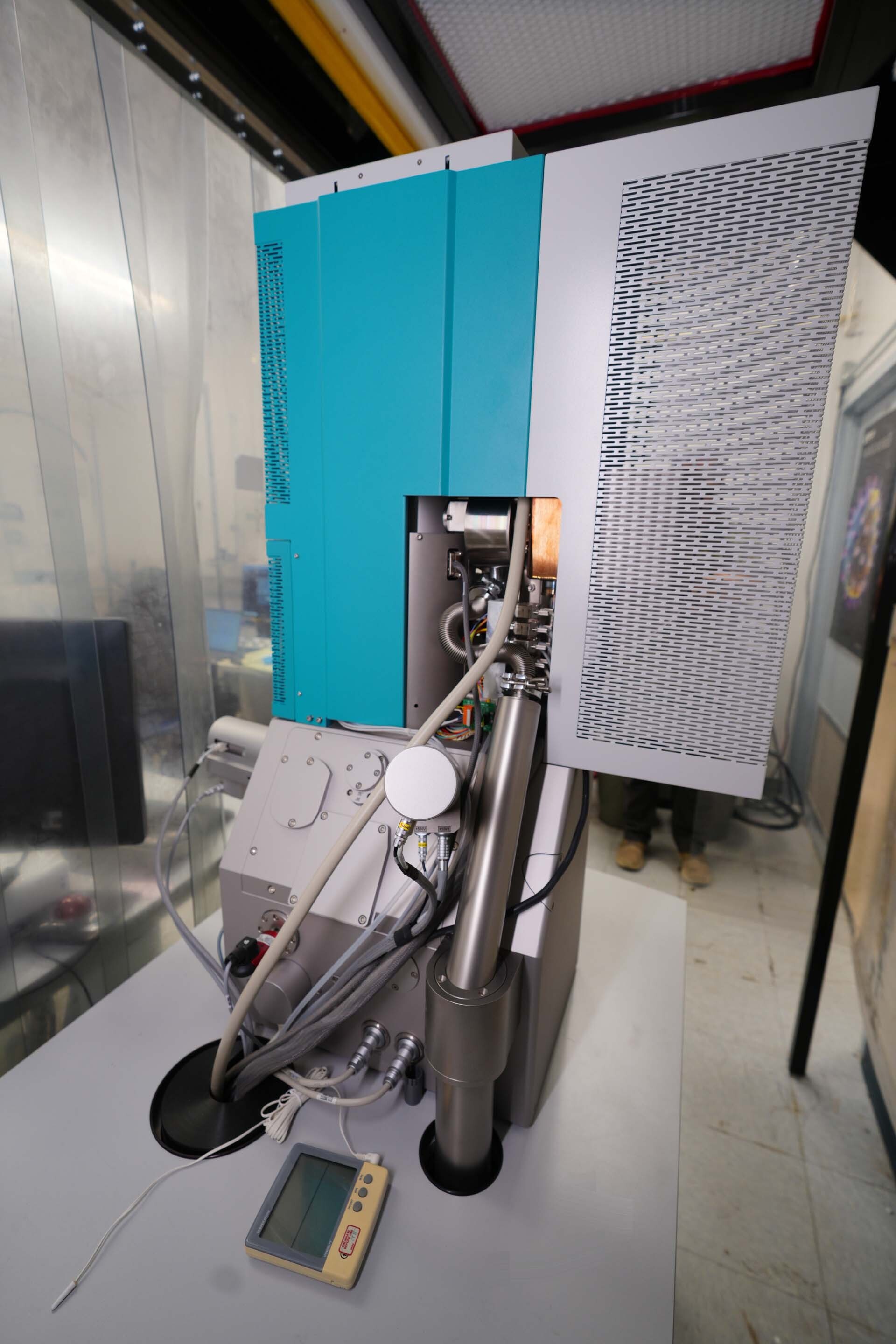 Photo Used TESCAN VEGA III XMH For Sale
