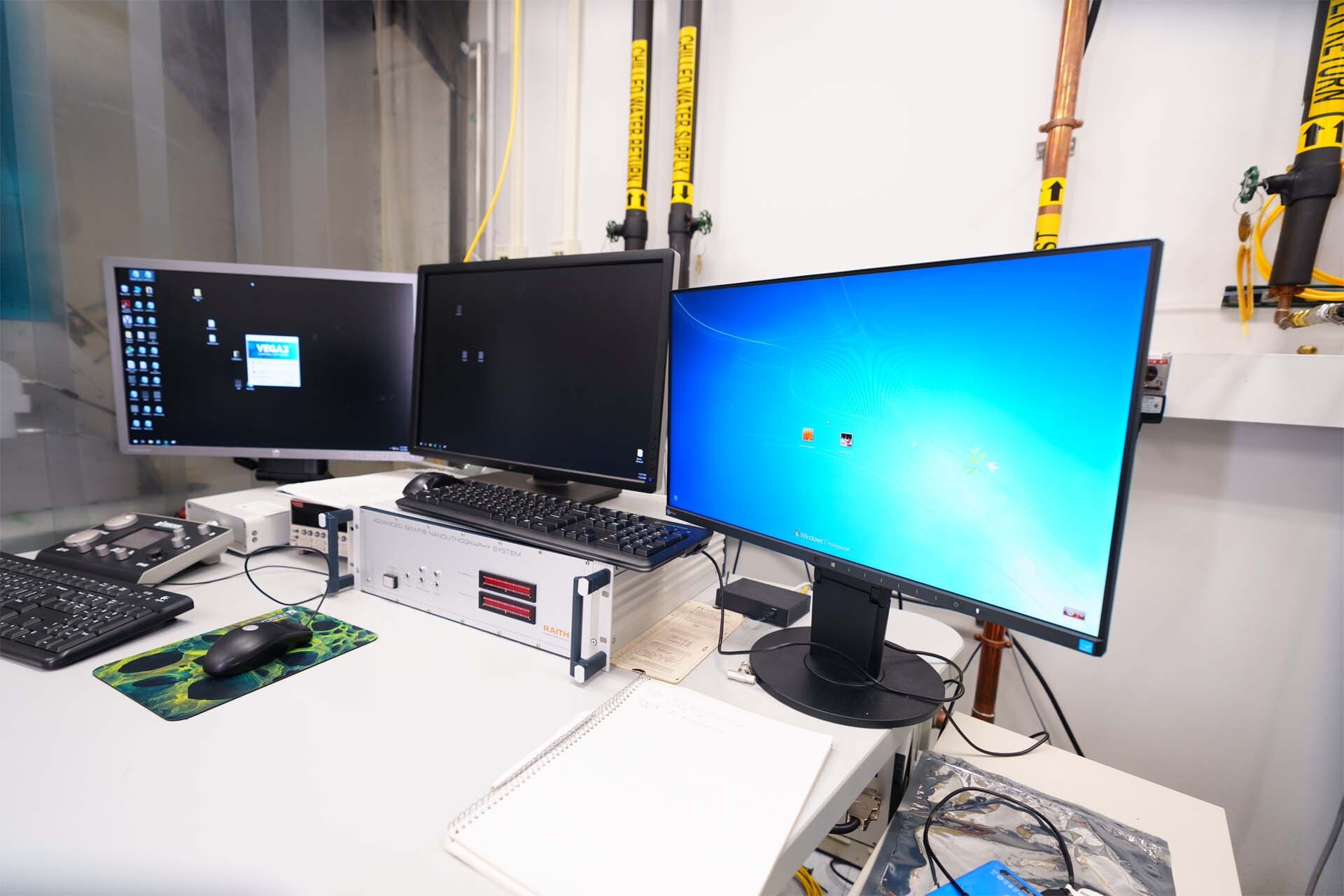 Photo Used TESCAN VEGA III XMH For Sale