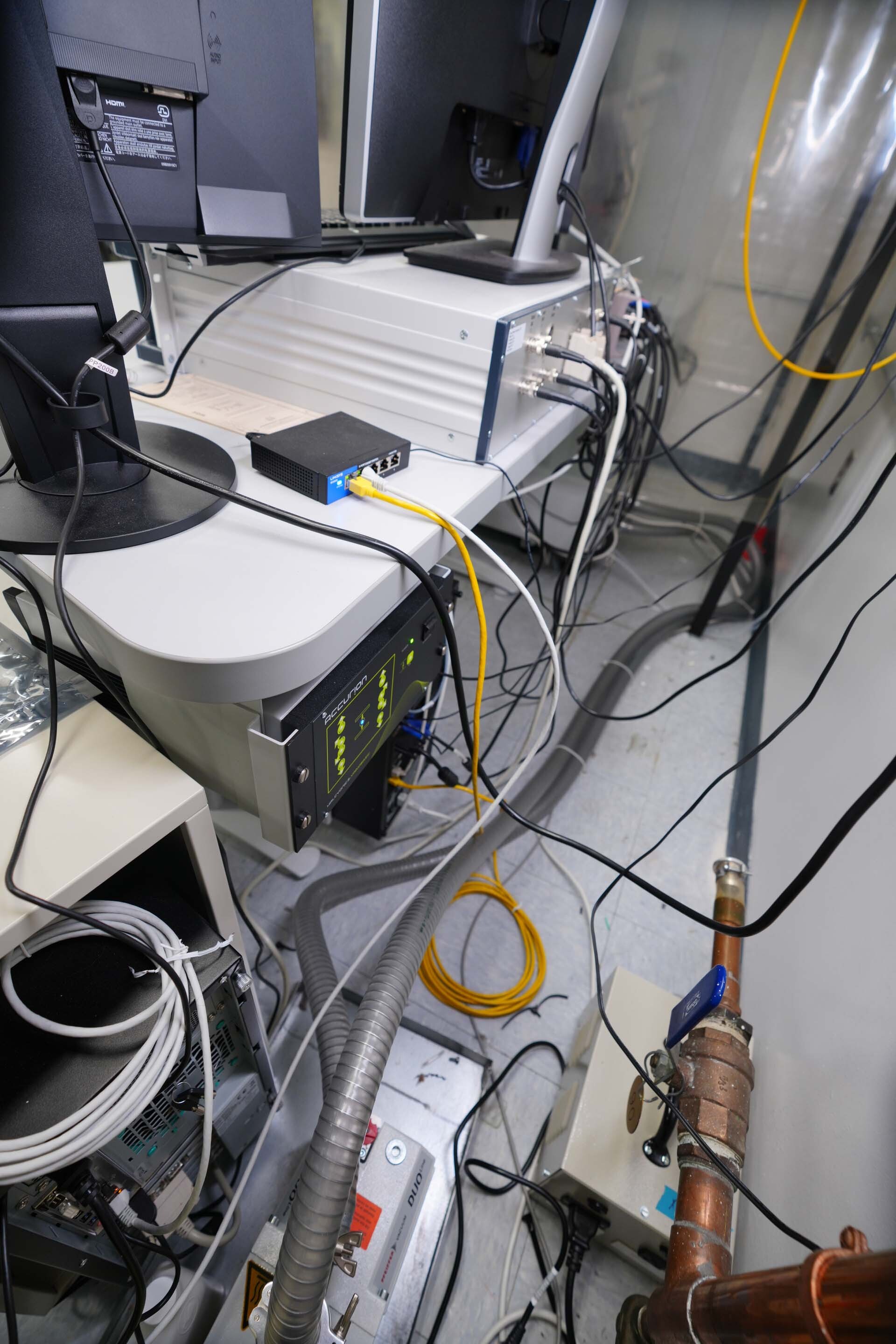 Photo Used TESCAN VEGA III XMH For Sale