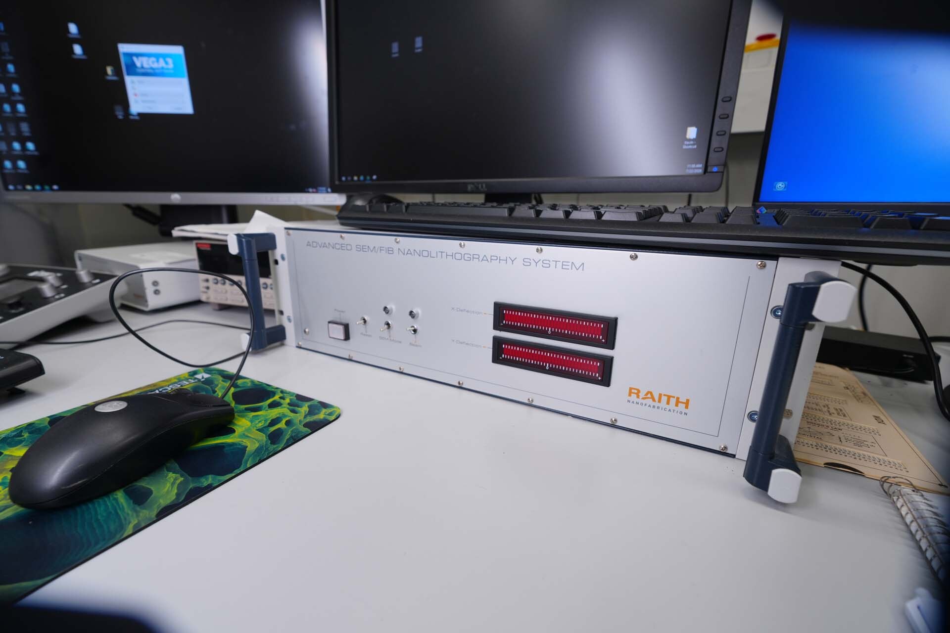 Photo Used TESCAN VEGA III XMH For Sale