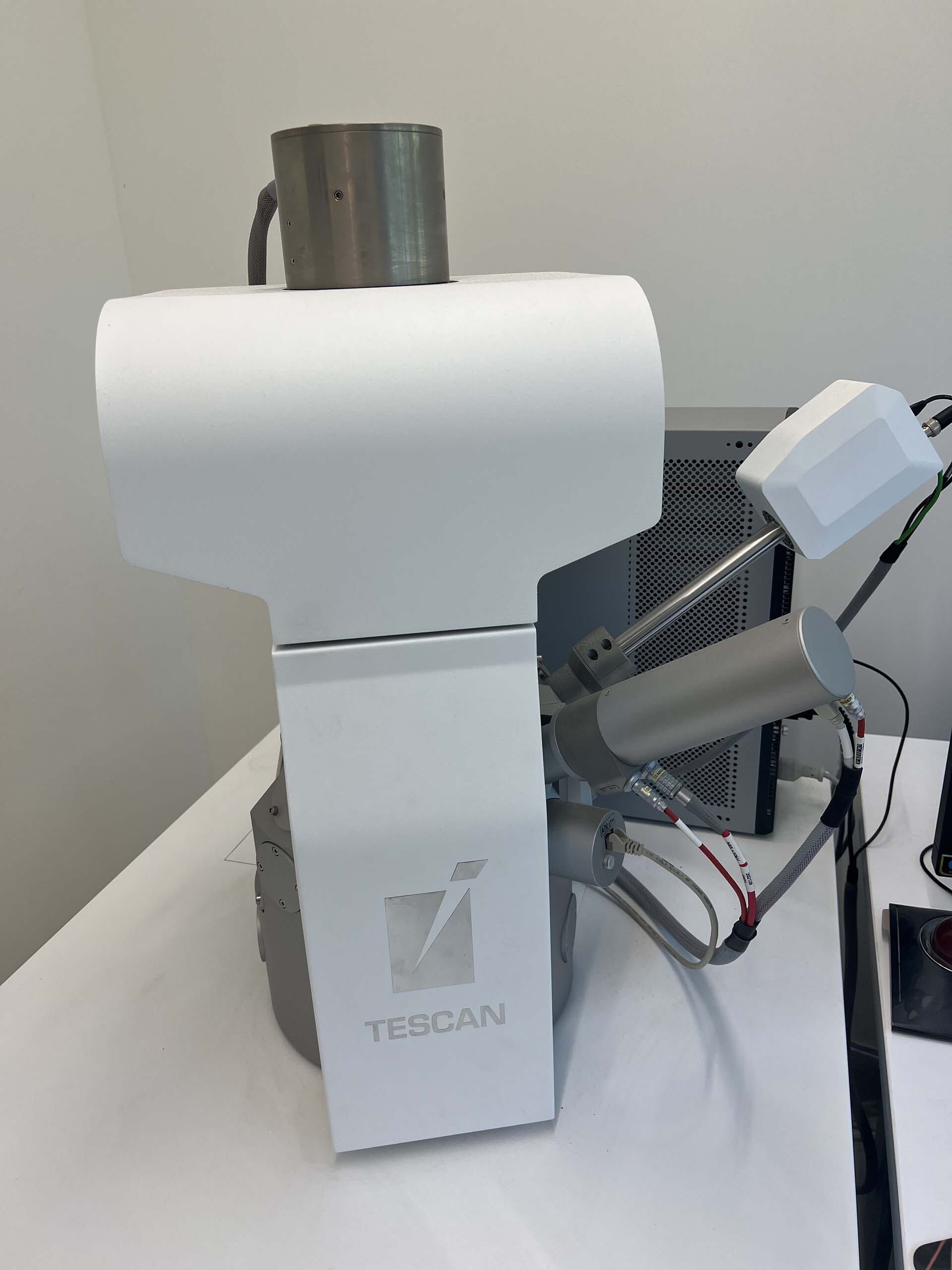 圖為 已使用的 TESCAN VEGA LMS 待售