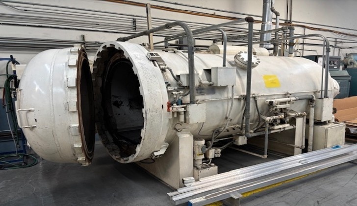 Photo Used THERMAL EQUIPMENT Autoclave 86111 For Sale