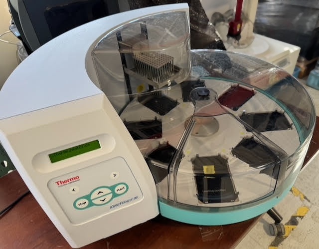 Foto Verwendet THERMO ELECTRON / THERMO FISHER SCIENTIFIC KingFisher 96 Zum Verkauf