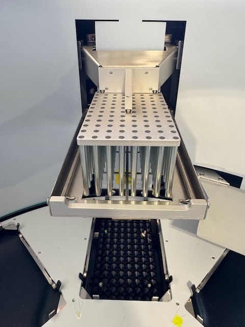 Foto Verwendet THERMO ELECTRON / THERMO FISHER SCIENTIFIC KingFisher 96 Zum Verkauf