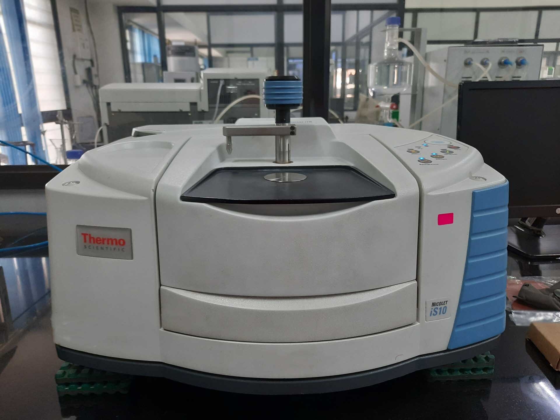 THERMO ELECTRON / THERMO FISHER SCIENTIFIC Nicolet iS10 Spectrometer