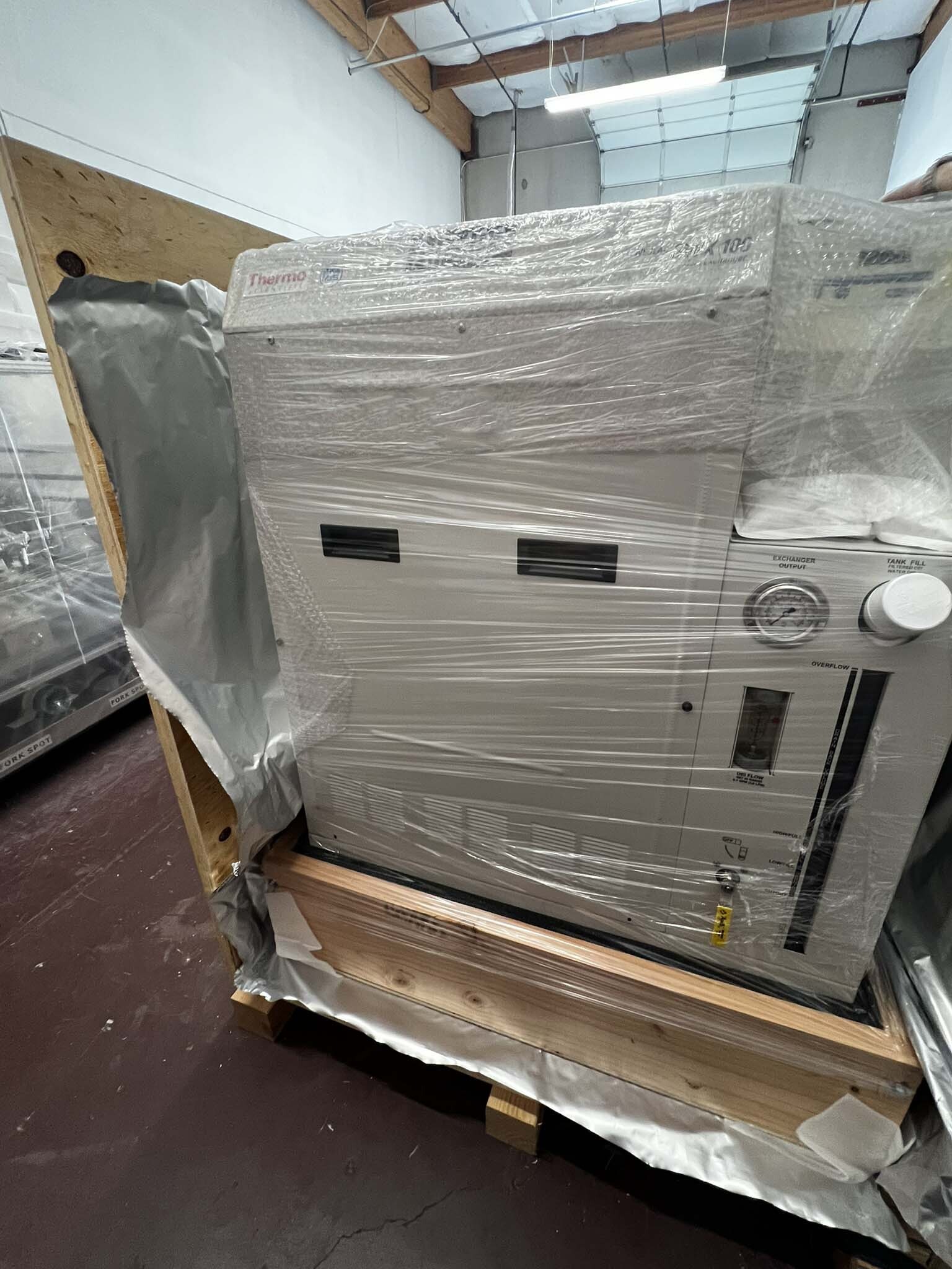 Photo Used THERMO FISHER / NESLAB SWX-100 For Sale
