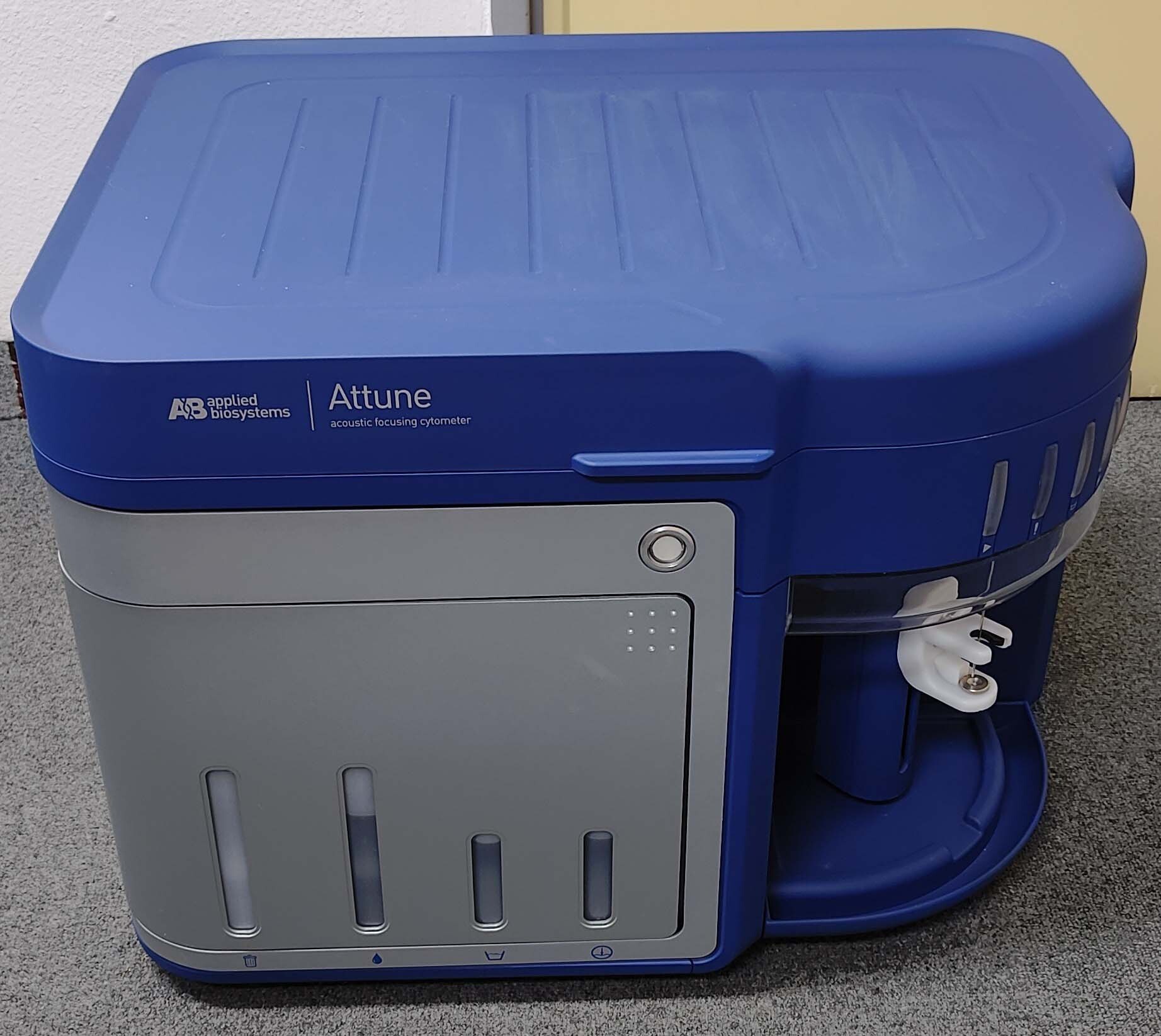 Foto Verwendet THERMO FISHER SCIENTIFIC / AGILENT / INVISTOGEN Attune Zum Verkauf