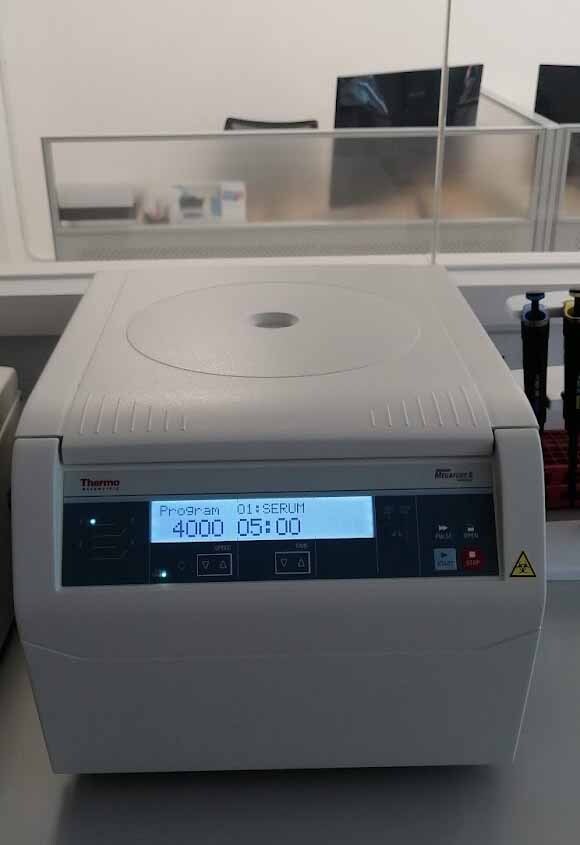 Photo Used THERMO FISHER SCIENTIFIC / HERAEUS / KENDRO Megafuge 8 For Sale