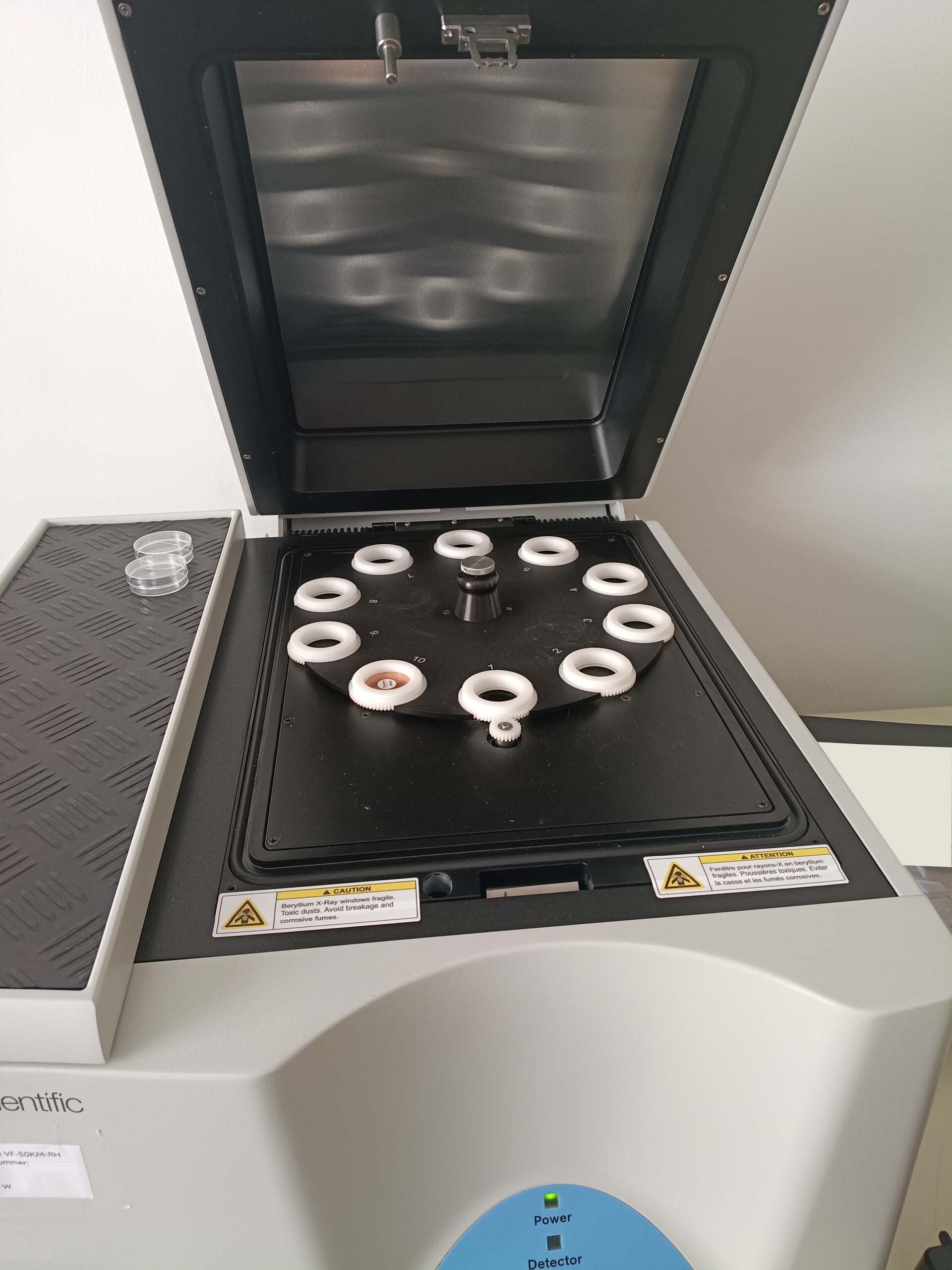 Photo Used THERMO FISHER SCIENTIFIC / NAPCO ARL QUANT'X For Sale