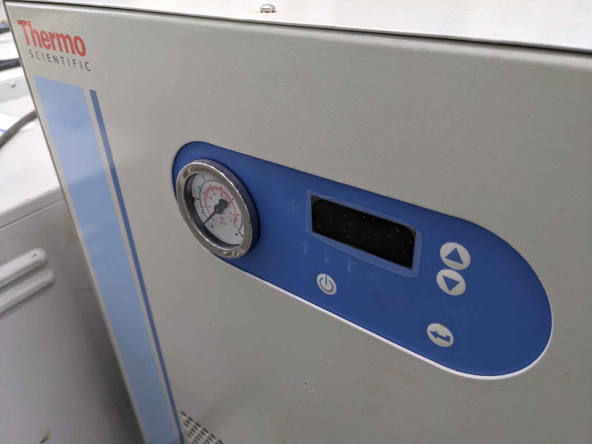 Foto Verwendet THERMO FISHER SCIENTIFIC / NESLAB Thermo Chiller III Zum Verkauf