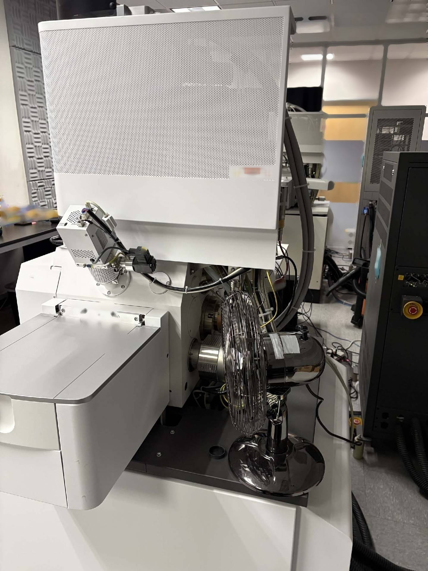 Foto Verwendet THERMO FISHER SCIENTIFIC / PHILIPS / FEI Verios G4 Zum Verkauf