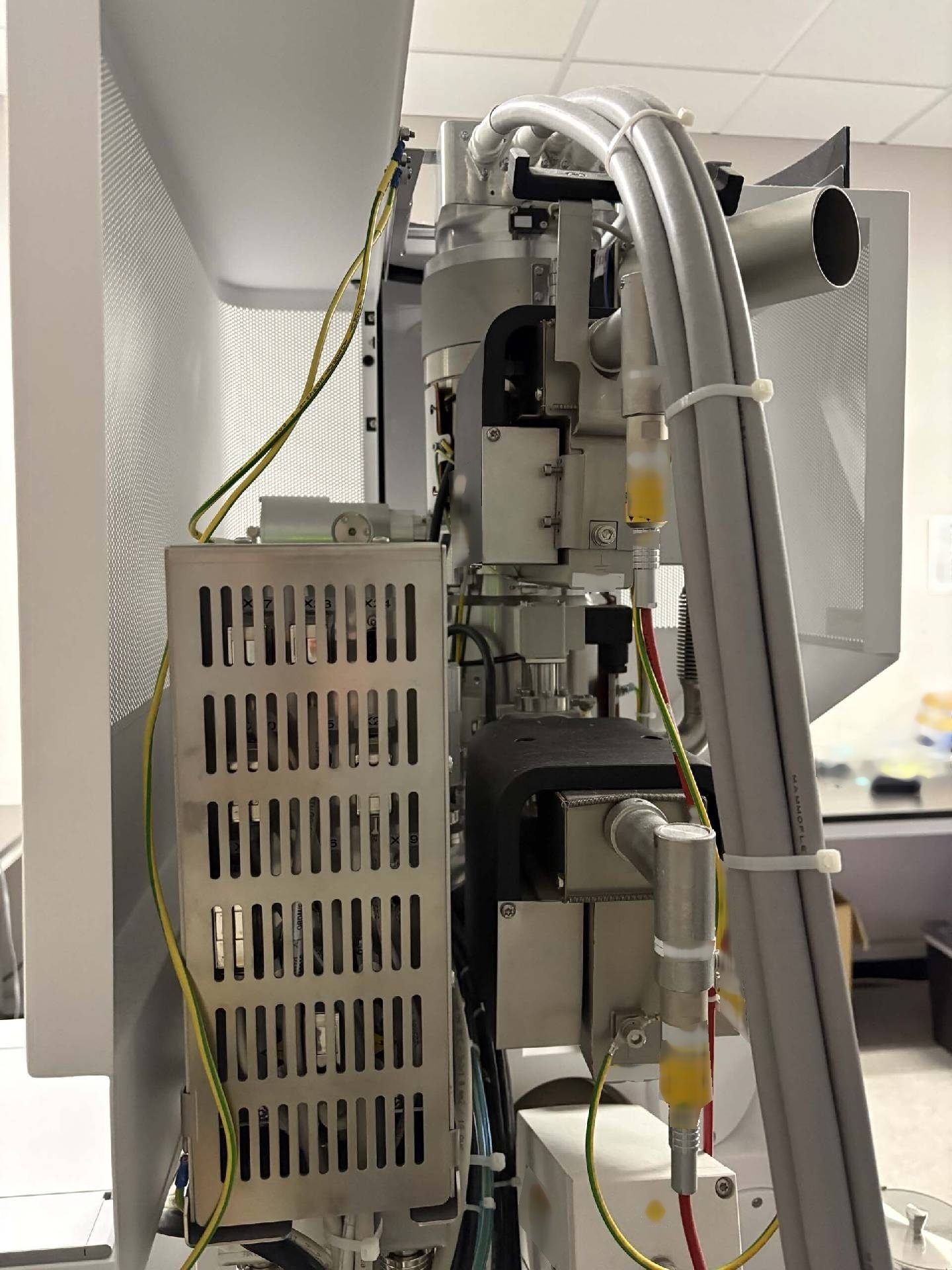 Foto Verwendet THERMO FISHER SCIENTIFIC / PHILIPS / FEI Verios G4 Zum Verkauf