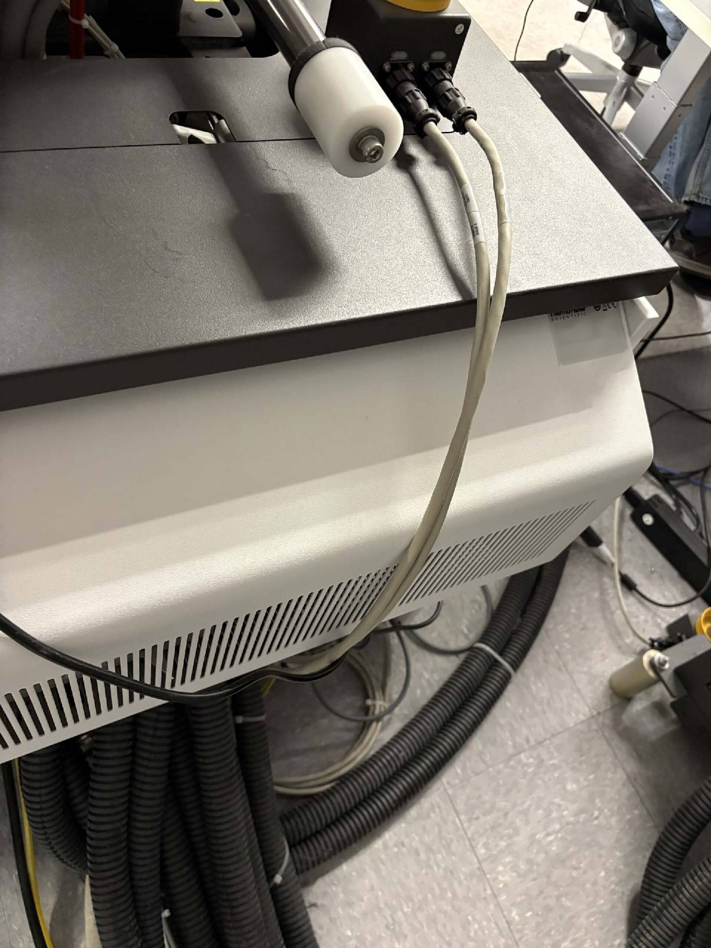 Foto Verwendet THERMO FISHER SCIENTIFIC / PHILIPS / FEI Verios G4 Zum Verkauf