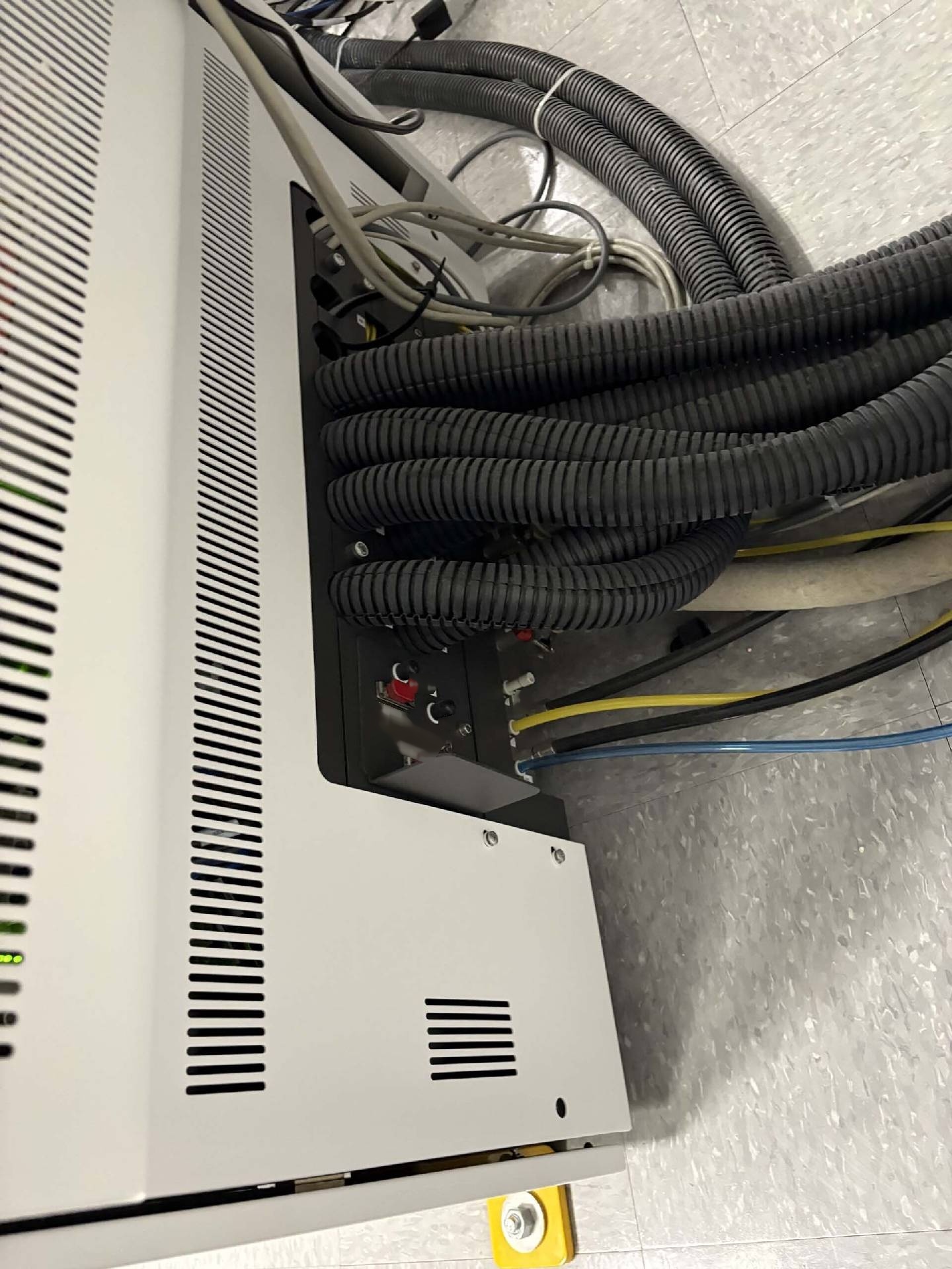 Foto Verwendet THERMO FISHER SCIENTIFIC / PHILIPS / FEI Verios G4 Zum Verkauf
