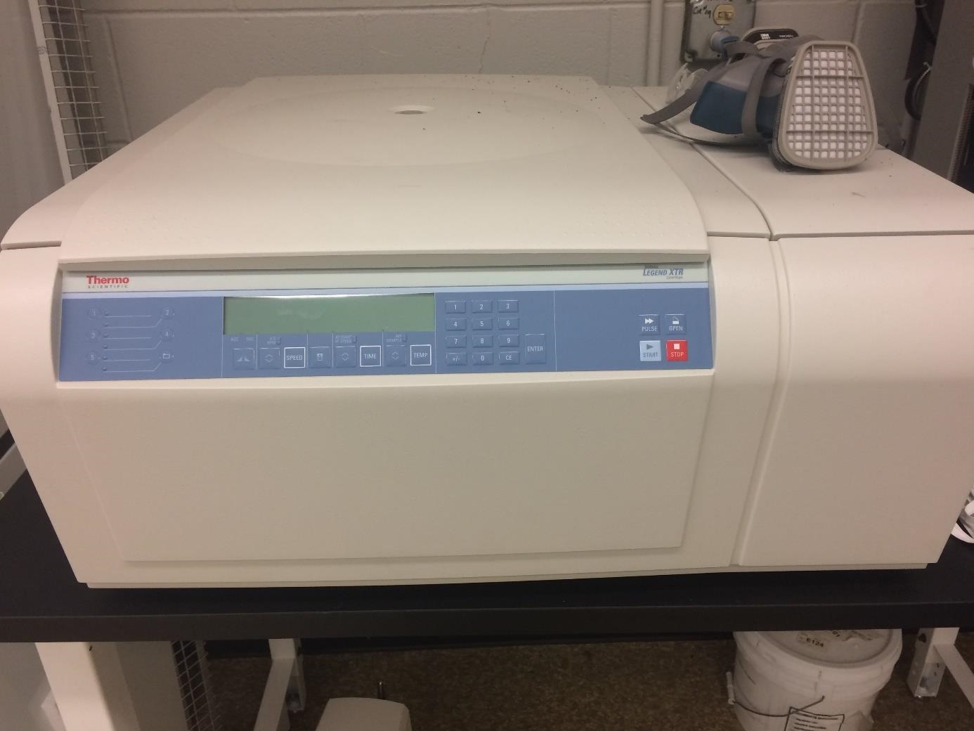Photo Used THERMO FISHER SCIENTIFIC / SORVALL Legend XTR For Sale