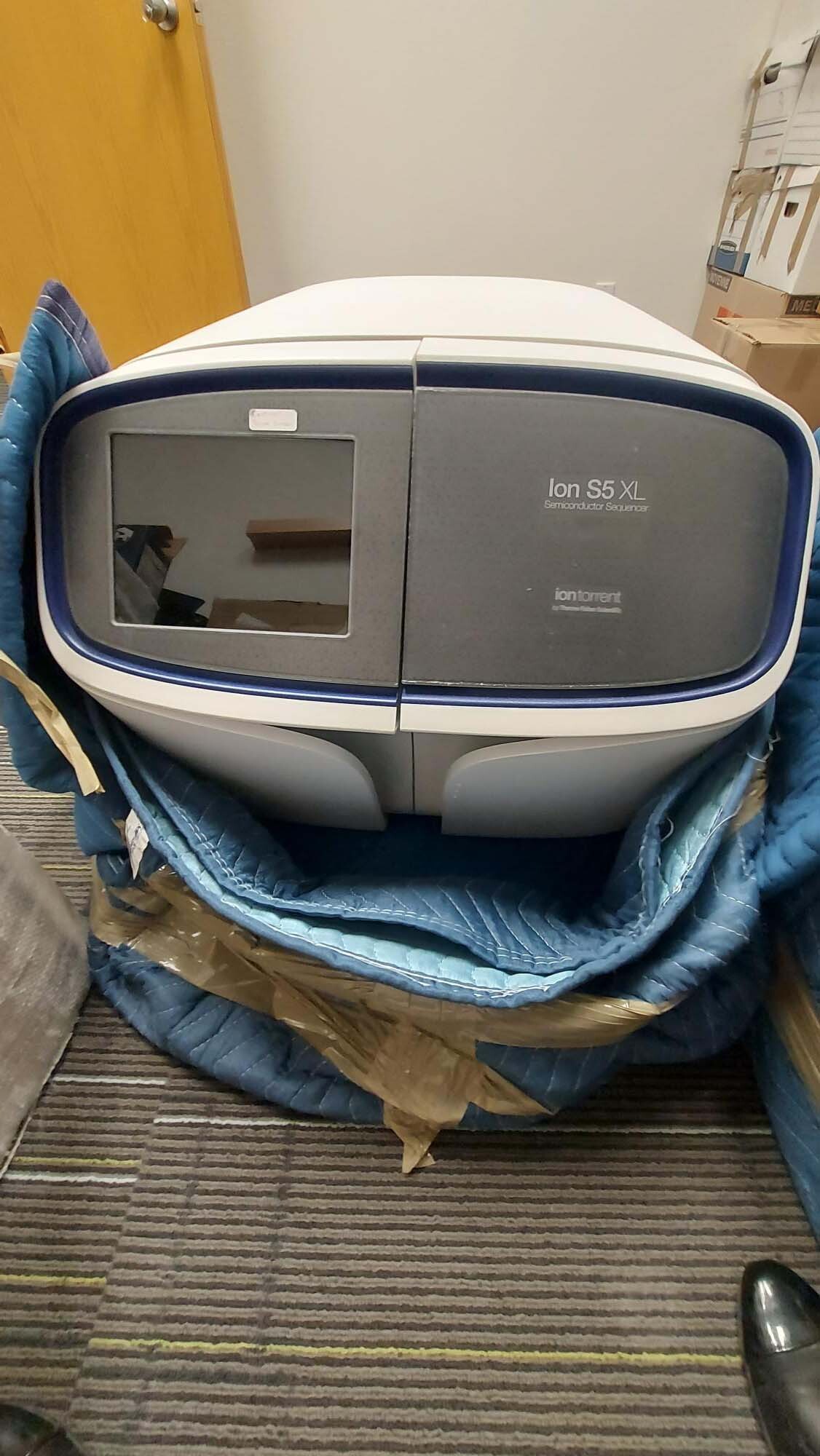 Photo Utilisé THERMO FISHER SCIENTIFIC Ion S5 XL À vendre