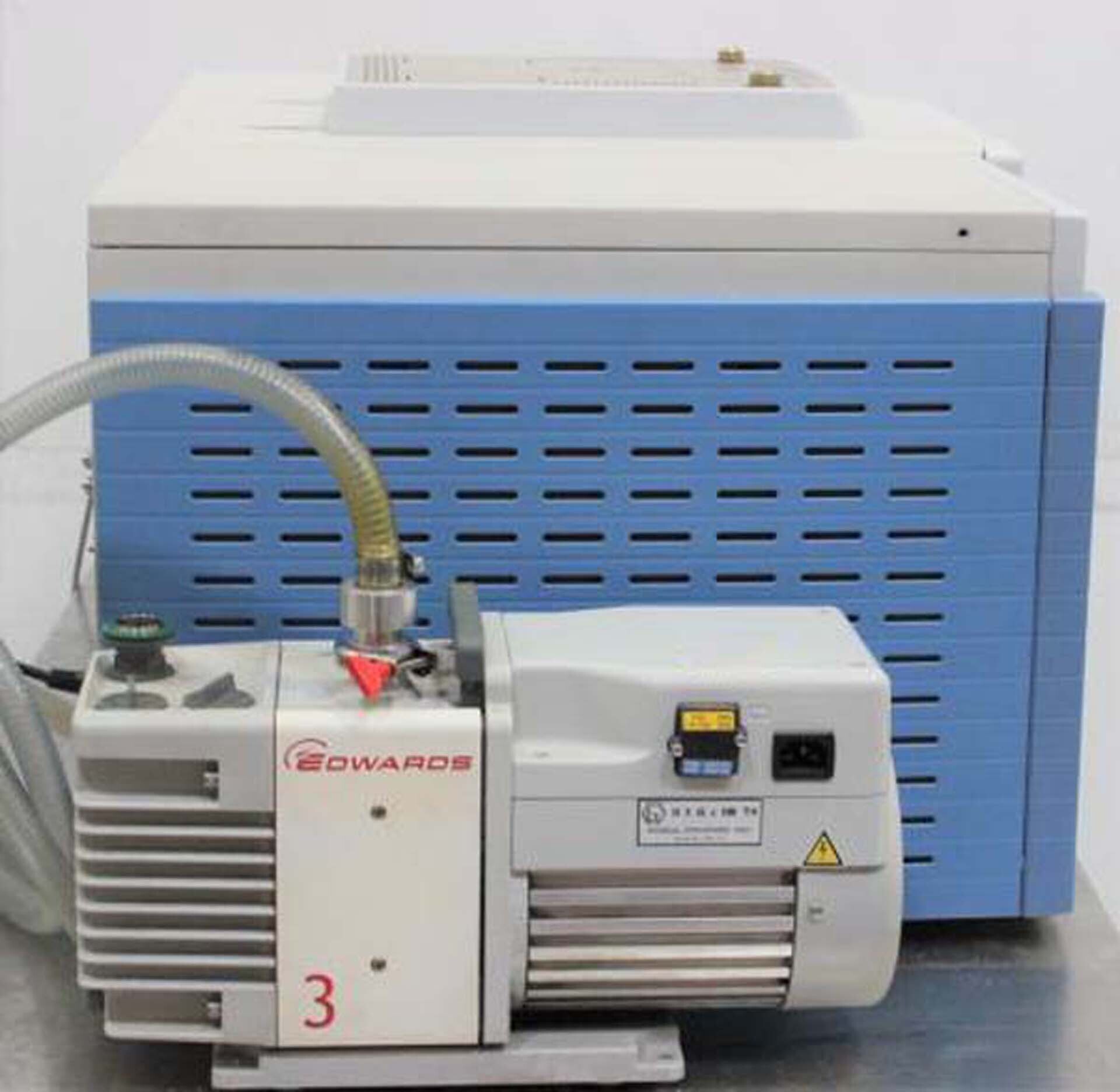 Photo Used THERMO FISHER SCIENTIFIC ISQ / Trace GC Ultra For Sale