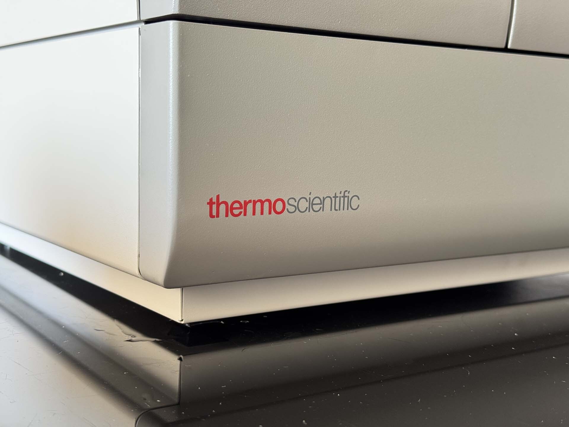 圖為 已使用的 THERMO FISHER SCIENTIFIC Luminoskan 待售