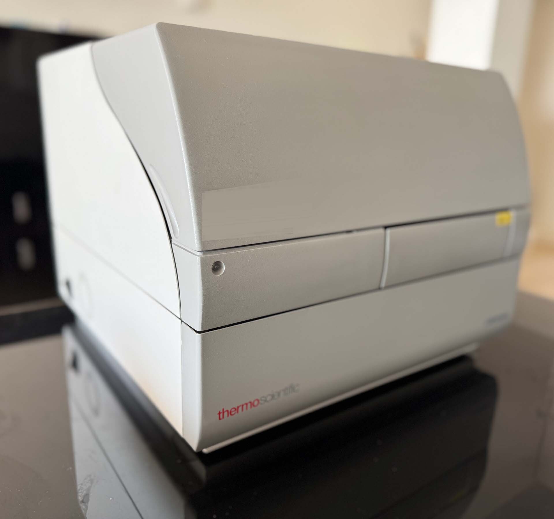 圖為 已使用的 THERMO FISHER SCIENTIFIC Luminoskan 待售