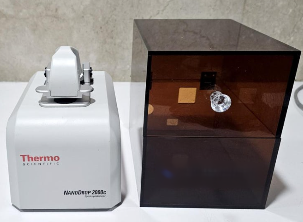 Photo Utilisé THERMO FISHER SCIENTIFIC NanoDrop 2000c À vendre