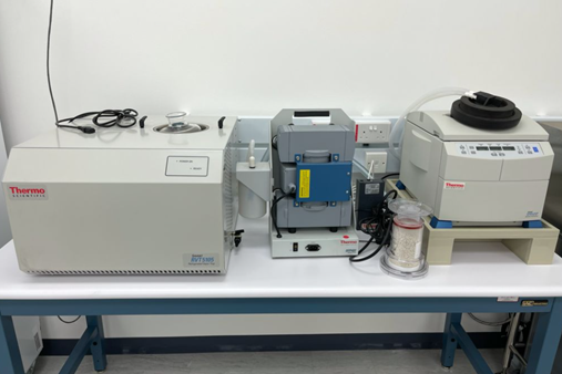 Photo Used THERMO FISHER SCIENTIFIC RVT5105 For Sale