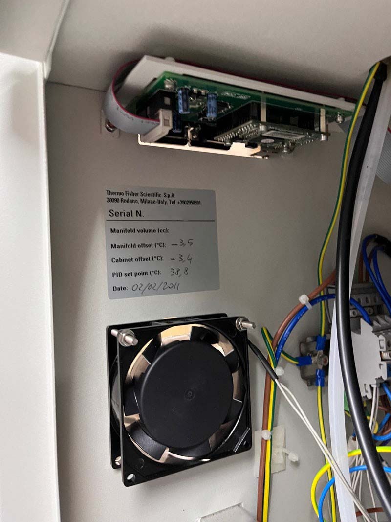 Photo Utilisé THERMO FISHER SCIENTIFIC Surfer À vendre