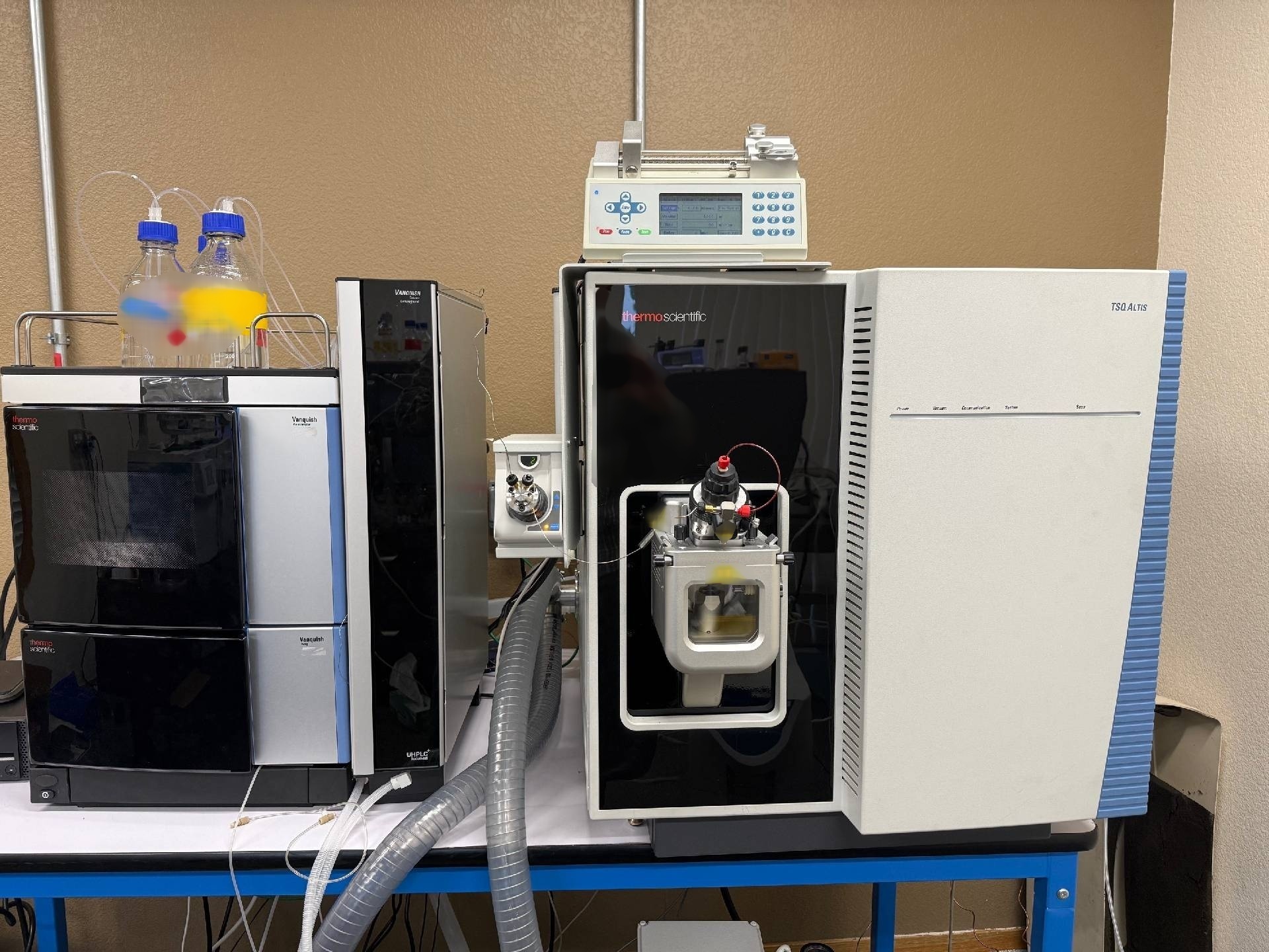 Foto Verwendet THERMO FISHER SCIENTIFIC TSQ Altis Zum Verkauf